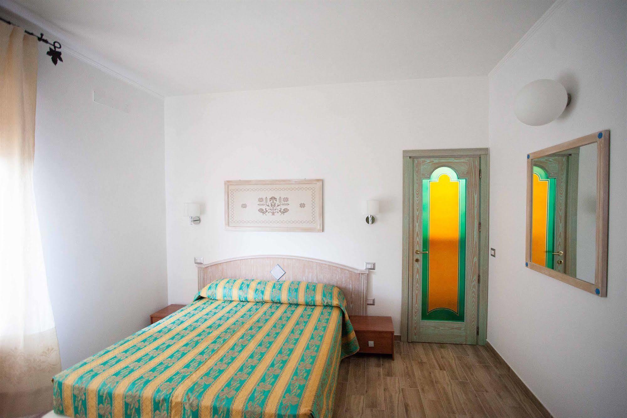 Locanda Degli Artisti Tortolì Exterior foto