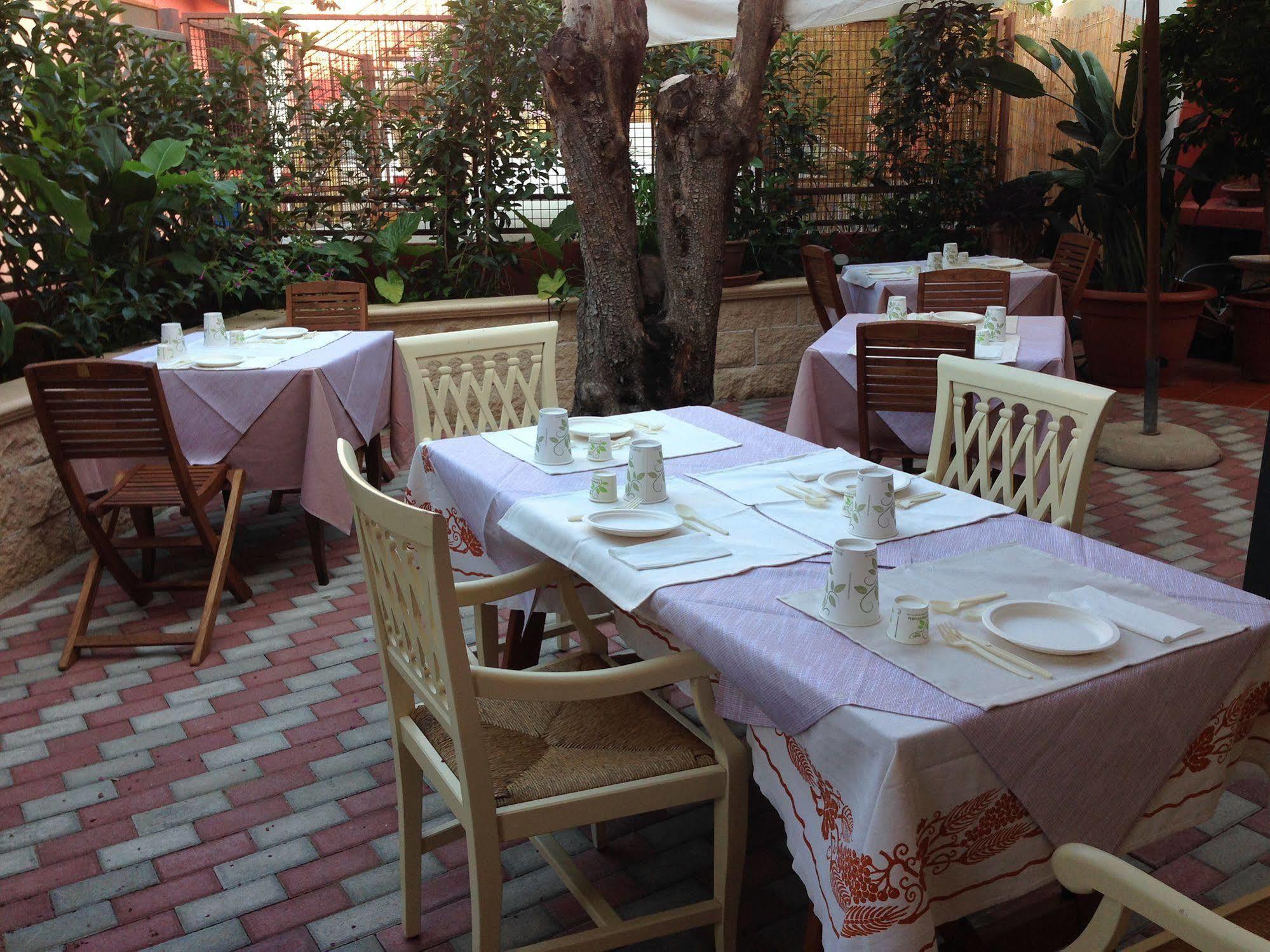Locanda Degli Artisti Tortolì Exterior foto