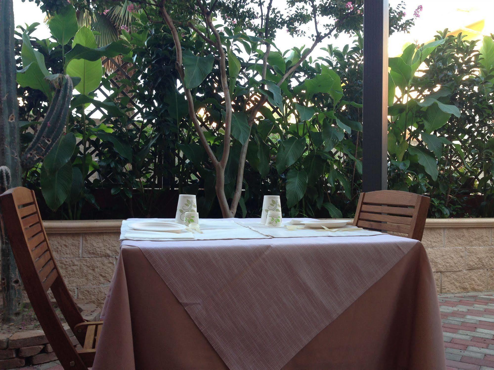 Locanda Degli Artisti Tortolì Exterior foto